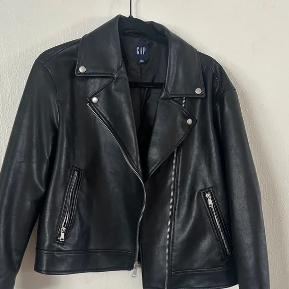 GAP Women's Classic Black faux Leather Jacket - Picture 4 of 14